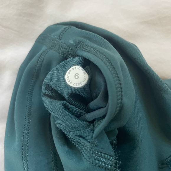 Lululemon Wunder Train HR leggings size 6 28” in teal - Picture 4 of 4